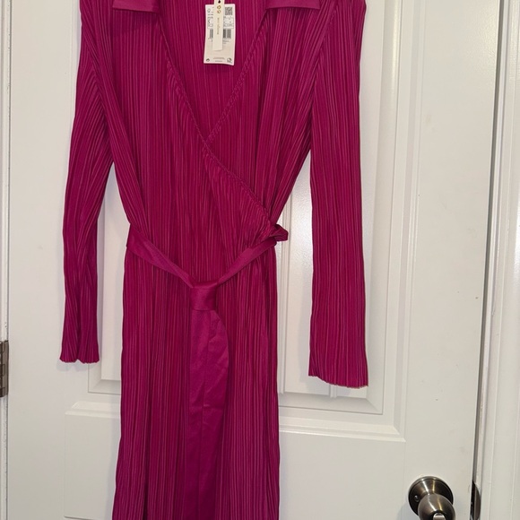 Mango Pink Wrap Dress with Notched Collar and Bishop Sleeves - Picture 5 of 13